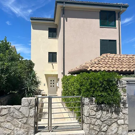 Apartman Tara *